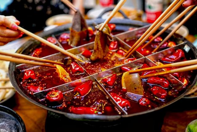 背靠万亿市场！这一“不起眼”的生意，靠便宜出名，却开遍全国