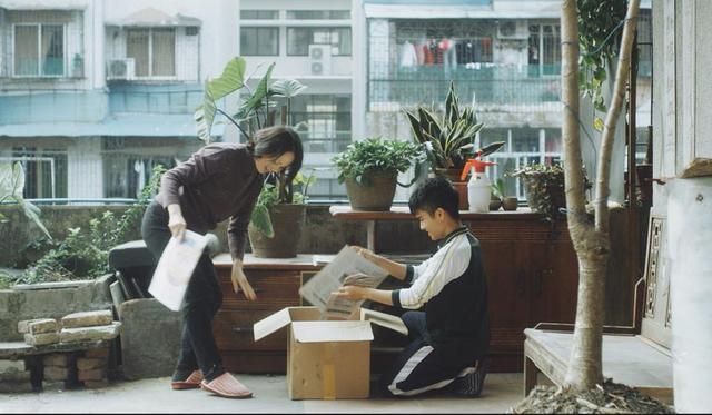 “广州仔”导演电影《小伟》，观众：真实到令人起鸡皮疙瘩