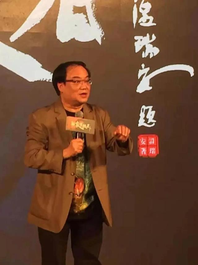 我看温瑞安武侠小说的语言文字运用之美