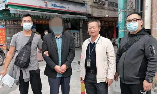 骗子！冒充外籍人士搭讪，抵押模型手机借钱