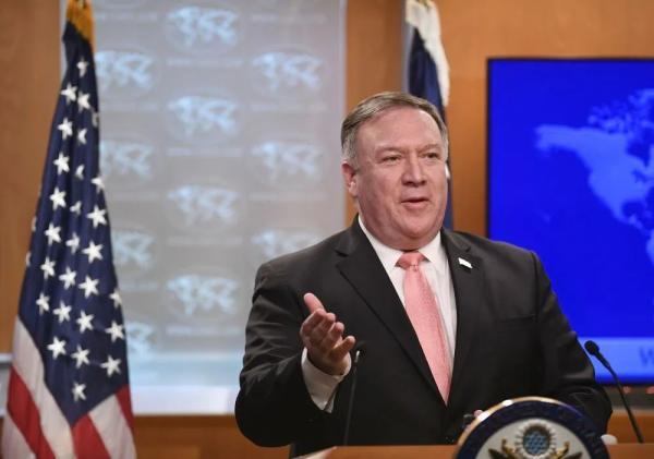 国内盼着他下台，国外也不待见他