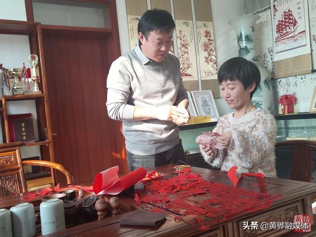 白金磊：传承剪纸文化 打造特色文化“名片”