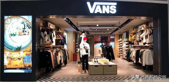 VF集团品牌运营中心迁至上海，香港零售业风光不再？