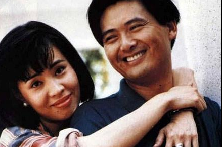 周润发宠妻细节曝光，为追陈荟莲写一年情书，为何至今膝下无子？