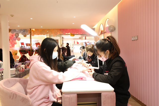 NAIL PALACE美甲宫殿：圈粉无数的美甲店，圆你少女梦
