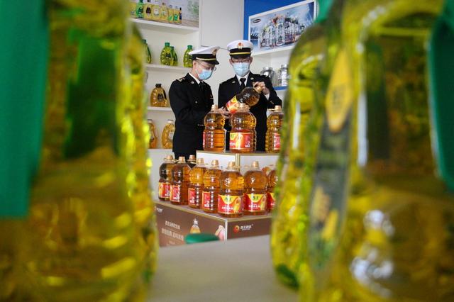 滨州市首批玉米油外贸订单发往新加坡