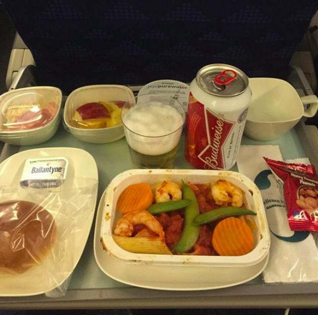 各国飞机餐大比拼，阿联酋最土豪，中国的最丰盛，韩国的一言难尽