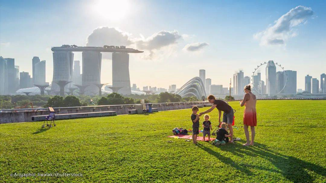 2020年新加坡护照签发数量骤减，移民政策或趋于宽松