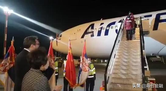 欧美国家囤积疫苗，中国疫苗担当全球“最强生命线”