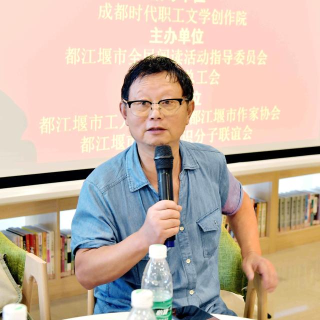 专访“草根作家”马及时：他的作品为何能入选新加坡中学华文教材