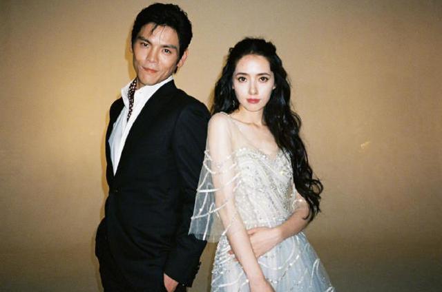 向佐郭碧婷女儿首次露脸，百日宴的背后：向佐还记得7段感情吗？