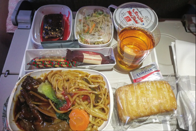 各国飞机餐大比拼，阿联酋最土豪，中国的最丰盛，韩国的一言难尽