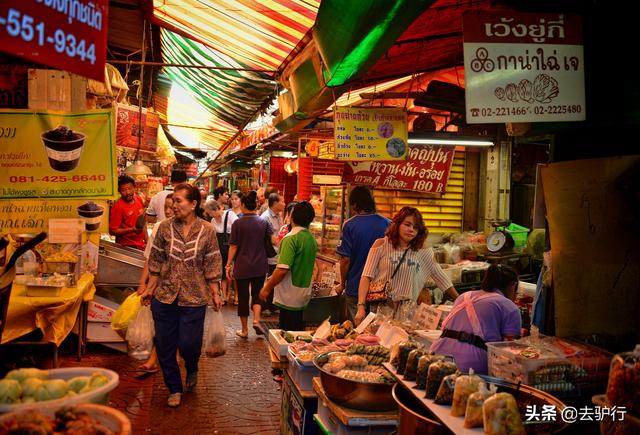 泰国唐人街，中国游客最爱买榴莲，你知道泰国榴莲的产业吗？