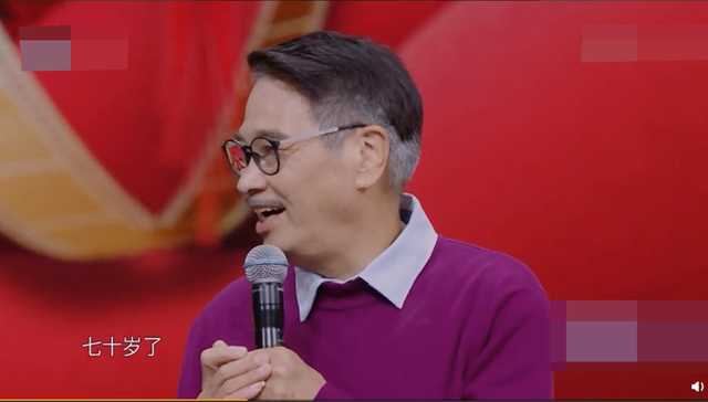 吴孟达生前最后公开露面照曝光，特意强调自己年龄是70岁