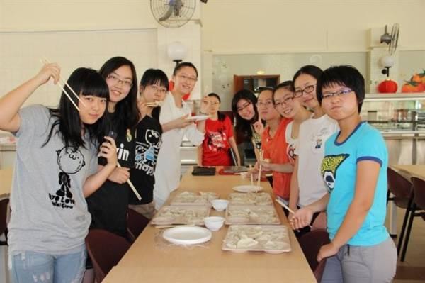 璐瑶：在英国过春节，不能委屈了中国胃