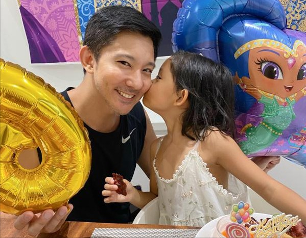 立威廉贵气依旧，五国混血女儿长相不亮眼？过年团聚不见妻子