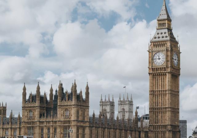 英国财政大臣苏纳克为带动消费，将把信用卡额度提高至100英镑