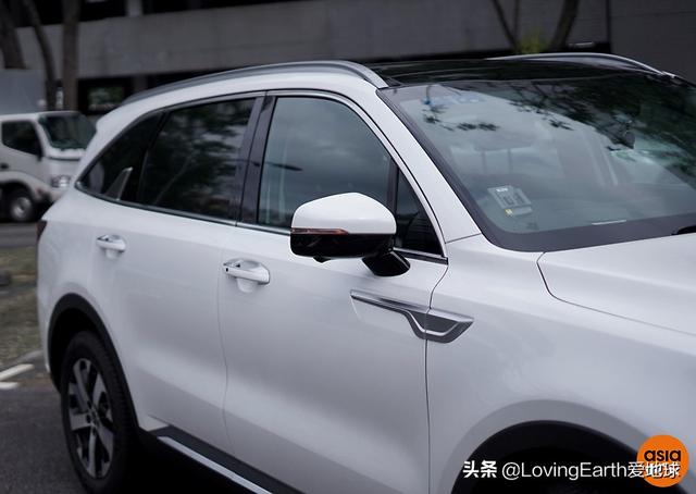 全新换代起亚索兰托：可以周末轻度越野的城市通勤7座SUV