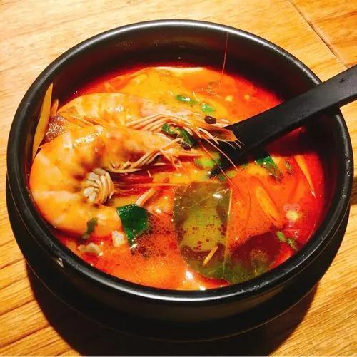 泰国美食“冬阴功汤”
