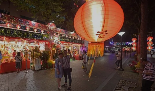 中国线上年货节新加坡爆火！买买买！剁剁剁！狂砍场景再现