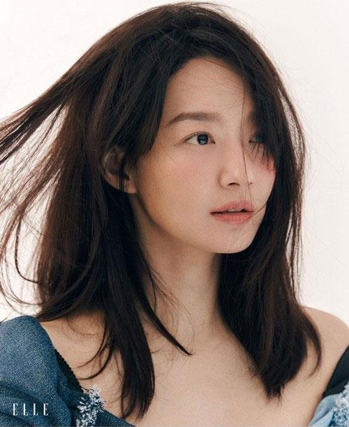 韩国女艺人申敏儿最新杂志写真曝光