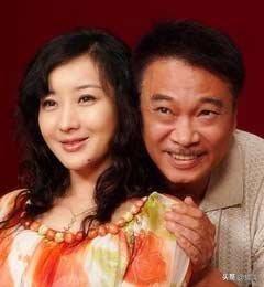 “猥琐男”吴孟达：娶1个老婆，养4个家庭，晚年拿命演戏