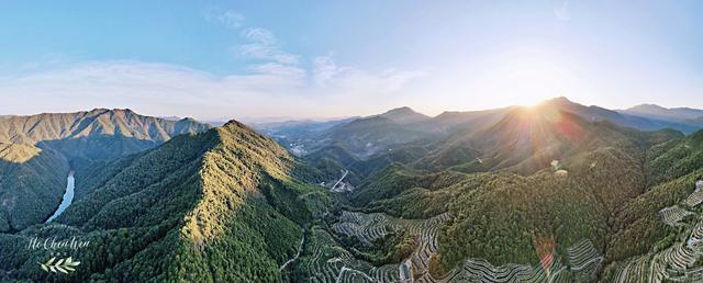 福建生态小镇，山连着山，水连着水，藏着一片世外桃源的茶山