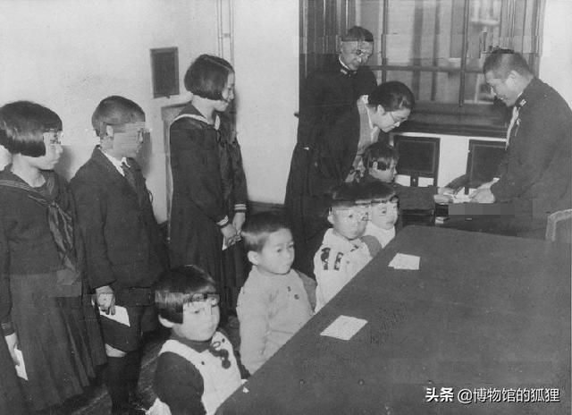 1937年美日双簧表演：日军在南京击沉美舰，让幼儿园写信道歉