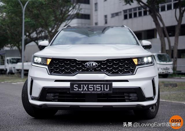 全新换代起亚索兰托：可以周末轻度越野的城市通勤7座SUV