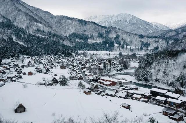 一路向冬，这些绝美的列车线路和雪景更配