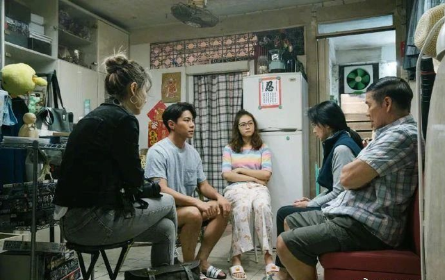 30㎡一室一厅挤下5个成年人？比北上广还悲伤的是香港