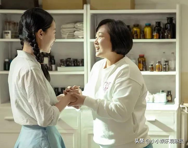 近日，电影《你好，李焕英》宣布全球上映，并配上外文字幕