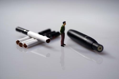 是烟草不是“潮玩”！管好电子烟刻不容缓