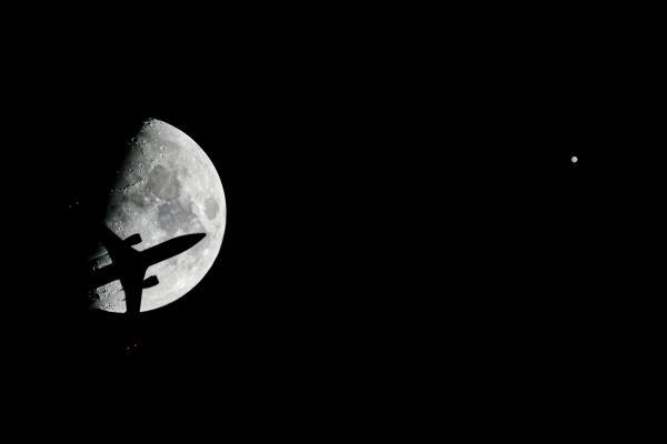 4月天象：“超级月亮”27日现身，《春秋》记载的流星雨将达到峰值