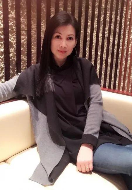 电视剧《莲花争霸》播出28年，女主角嫁给高官，女配角改了国籍