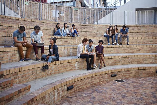 2021年《QS世界大学排名》：德国排名逐年下跌，中国、新加坡正在崛起