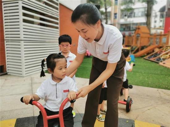 新加坡深圳伊顿幼儿园，培养自信有能力的世界小公民