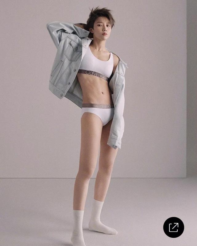 刘雨昕登新加坡时尚杂志，向世界展现中国idol魅力