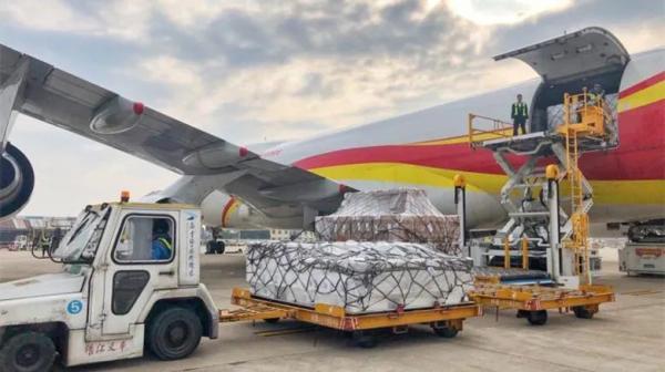 “首航”“首架”喷涌而来 江苏各机场飞出航空物流加速度