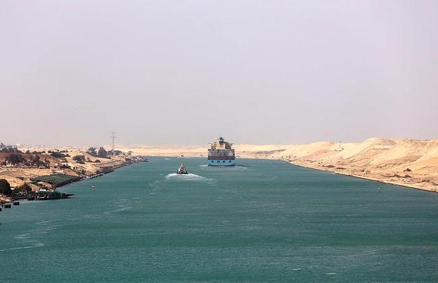 苏伊士运河被堵的损失究竟有多大