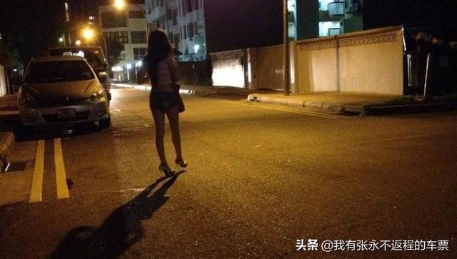 新加坡的亚洲第一红灯区“狮城”的夜晚