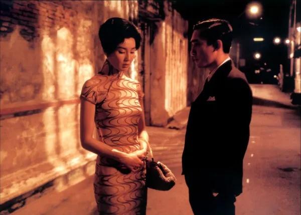 十年后再看《花样年华》，顿悟了这种“婚外情”表象下的爱情
