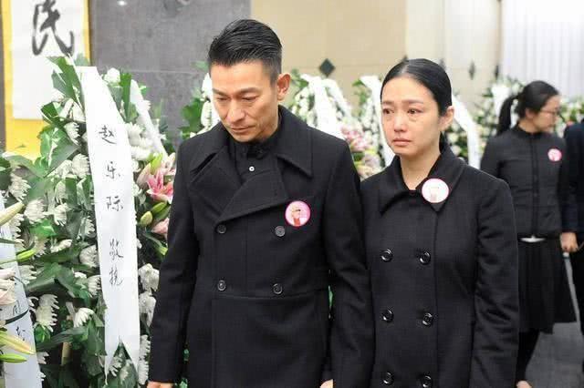 娱乐圈的“赘婿”们，这些有身价的男明星，娶回家的老婆都不简单