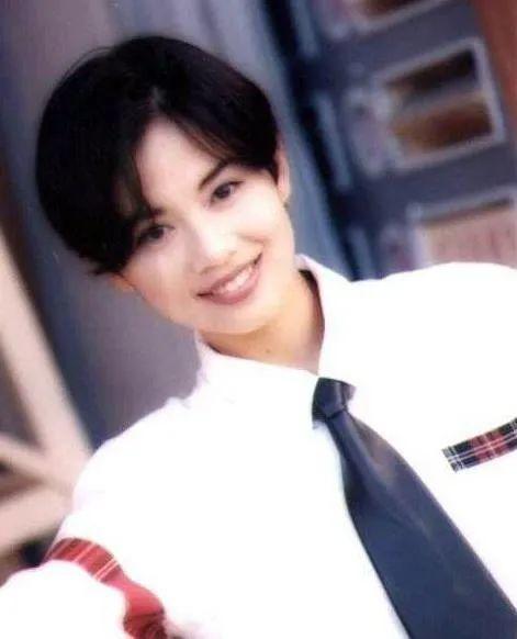 女明星放弃生育，没给婆婆“天伦之乐”，这种事上热搜，真心疼她