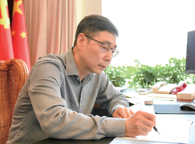 2021两会报道丨全国人大代表、宁波市政协主席徐宇宁：打造宁波舟山港硬核力量