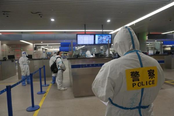 男子非法吸收公众存款后潜逃至新加坡，上海警方历时19个月猎回“狐狸”