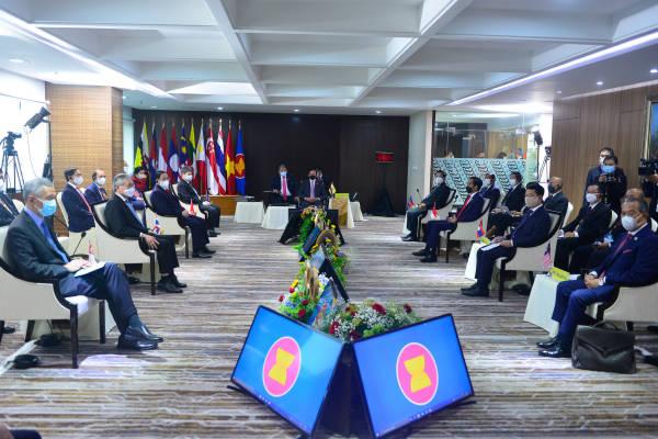 东盟领导人召开特别会议就缅甸局势达成5点共识，会谈结果“超预期”
