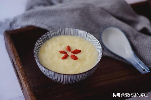 奶粥配饼，巧克力粥配咸鱼？看完这些，粥做成什么样我都不惊讶了