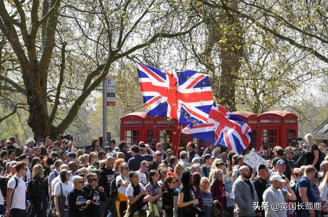 英国再爆发万人大规模游行：反疫苗护照要自由！多国支援印度疫情