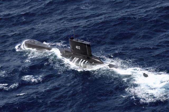 印尼潜艇还没找到，曾号称亚洲第二海军，坐拥万吨巡洋舰却当监狱